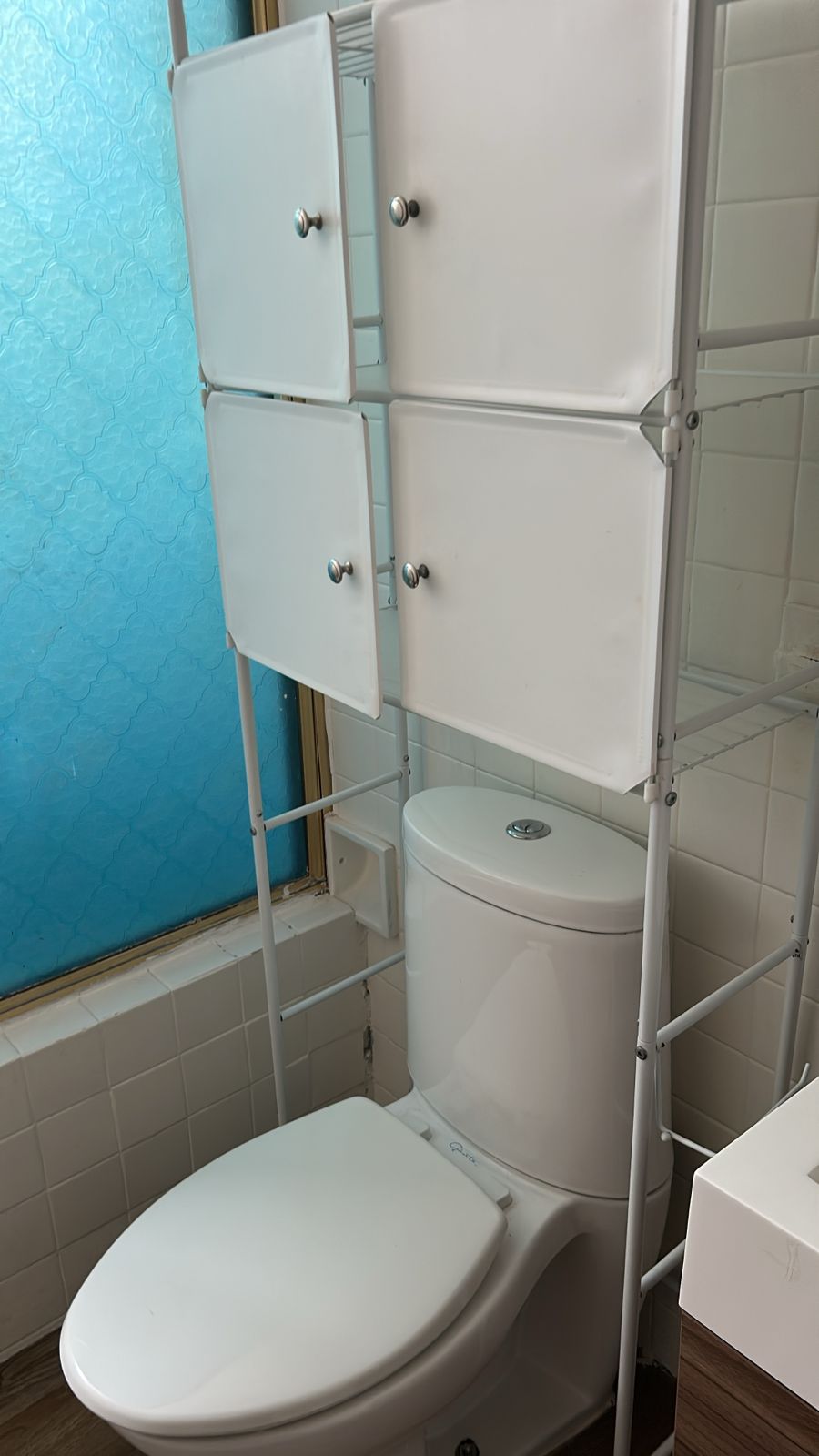 Bano con tina y cancel